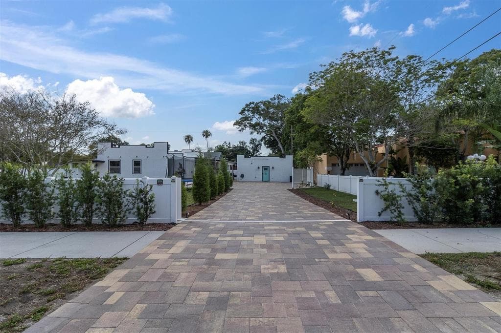 202 ORANGEWOOD AVENUE CLEARWATER, FL 33755