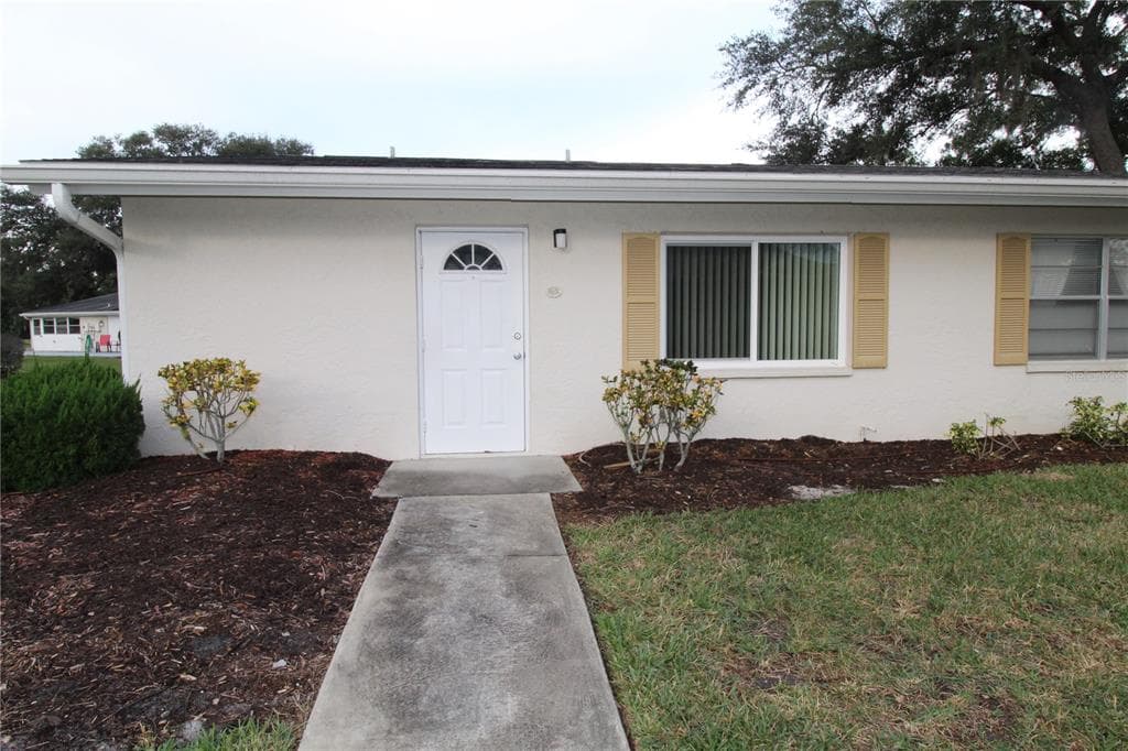 2202 CLUBHOUSE DRIVE UNIT 185 SUN CITY CENTER, FL 33573