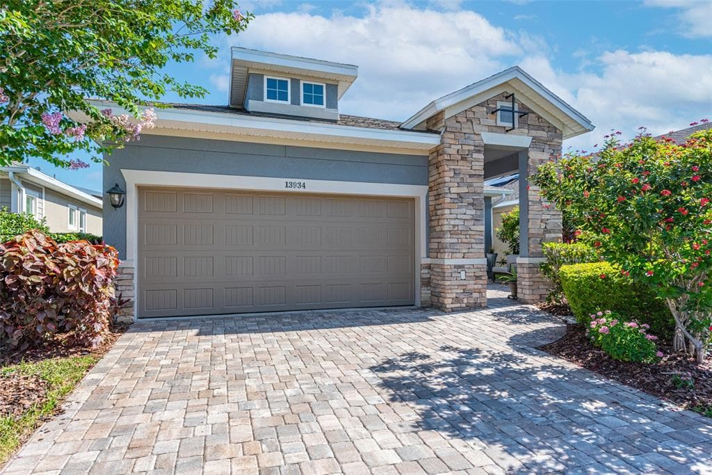 13934 SWALLOW HILL DRIVE LITHIA, FL 33547