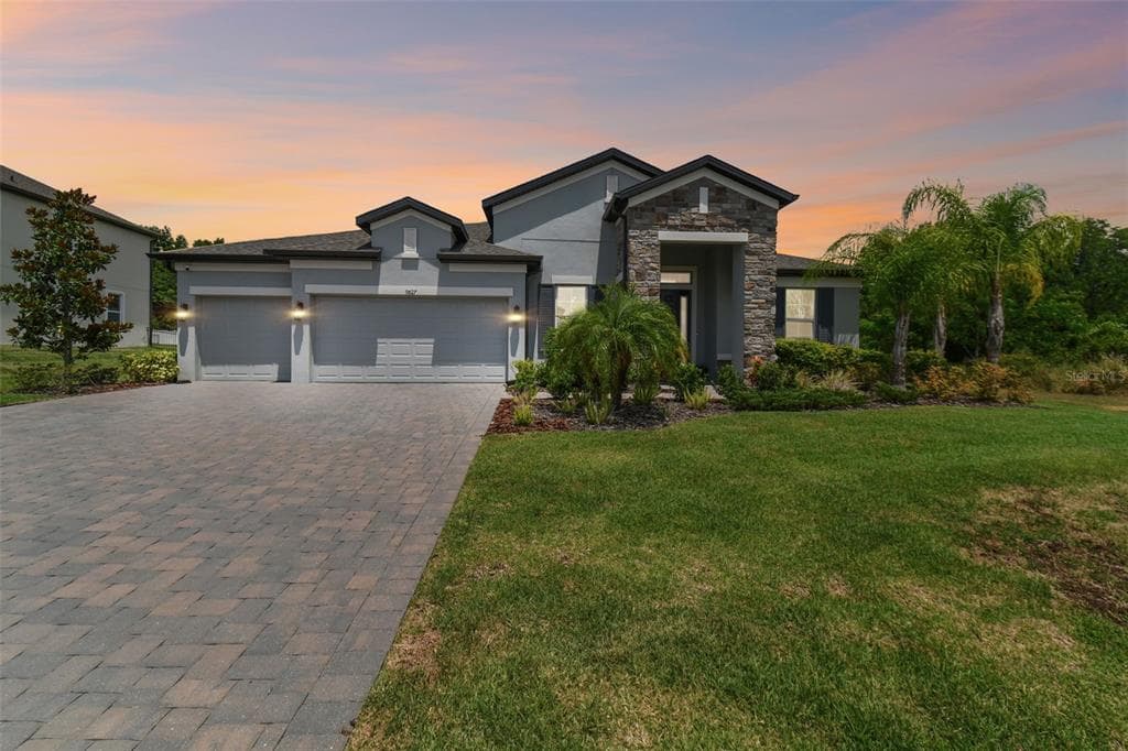 9827 CABERNET AVENUE SEFFNER, FL 33584