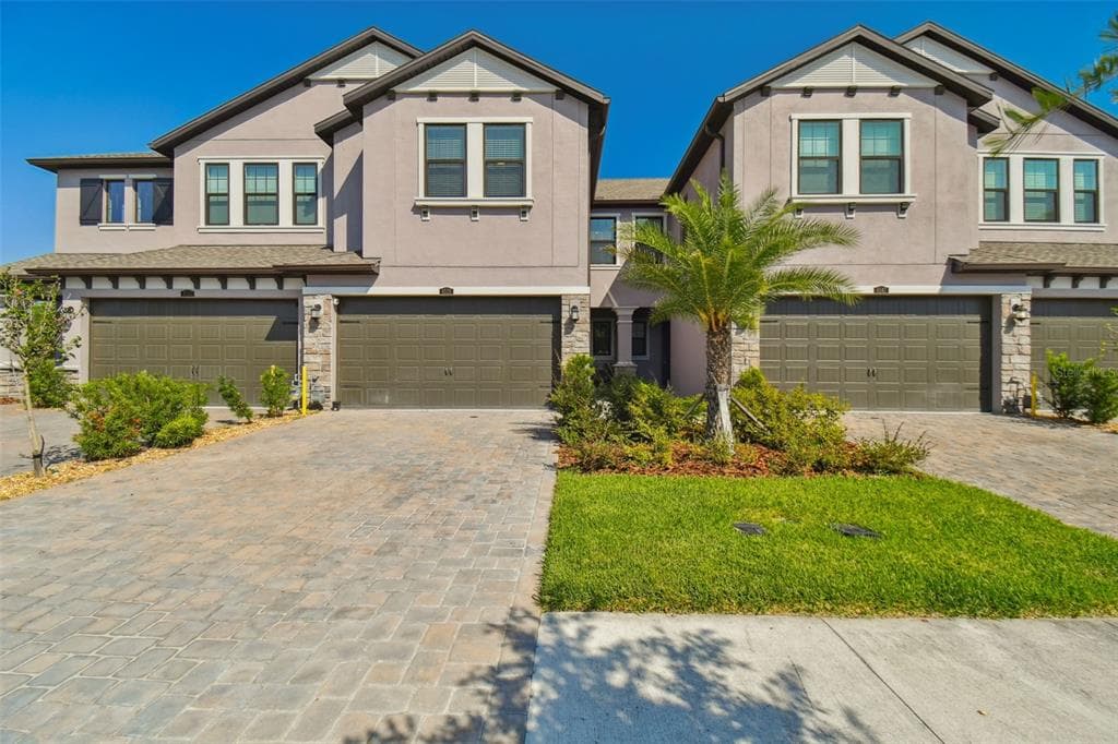 4539 ALMADA LANE WESLEY CHAPEL, FL 33543
