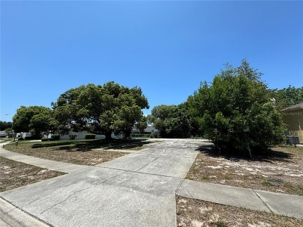 8611 ASHBURY DRIVE HUDSON, FL 34667