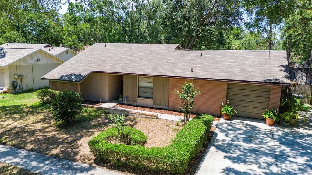 1910 CEDARBROOKE DRIVE LUTZ, FL 33549