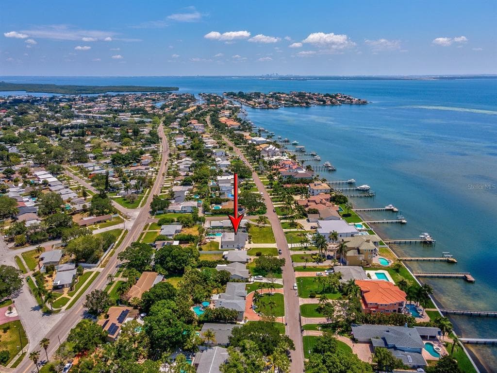 3800 BAYSHORE BOULEVARD NE