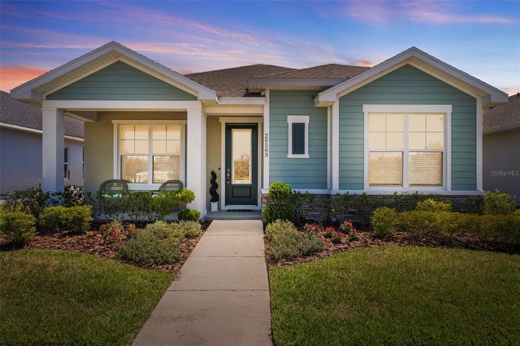 28569 HILLCREST VALLEY BOULEVARD WESLEY CHAPEL, FL 33543