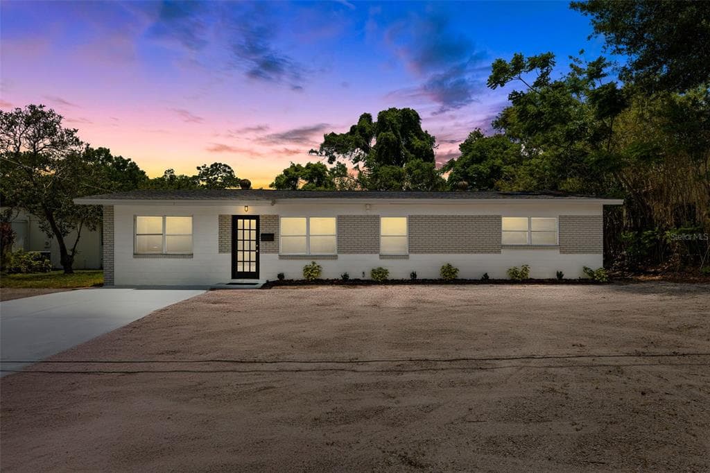 1304 W FLETCHER AVENUE TAMPA, FL 33612