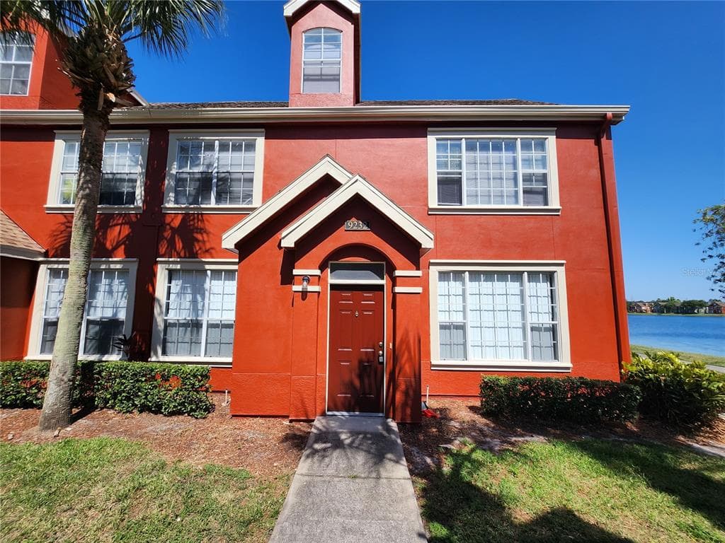 9232 LAKE CHASE ISLAND WAY TAMPA, FL 33626