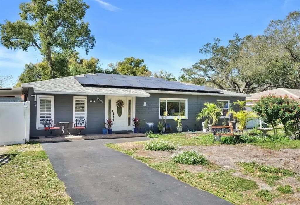 10320 N OAKLEAF AVENUE TAMPA, FL 33612
