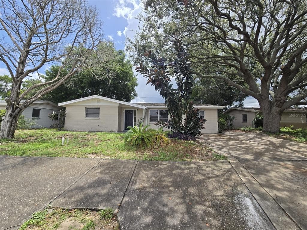 1038 LANDAU STREET HOLIDAY, FL 34690