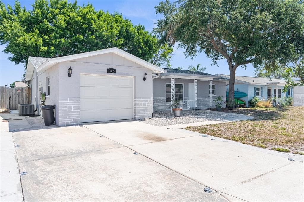 7635 HAWTHORN DRIVE PORT RICHEY, FL 34668