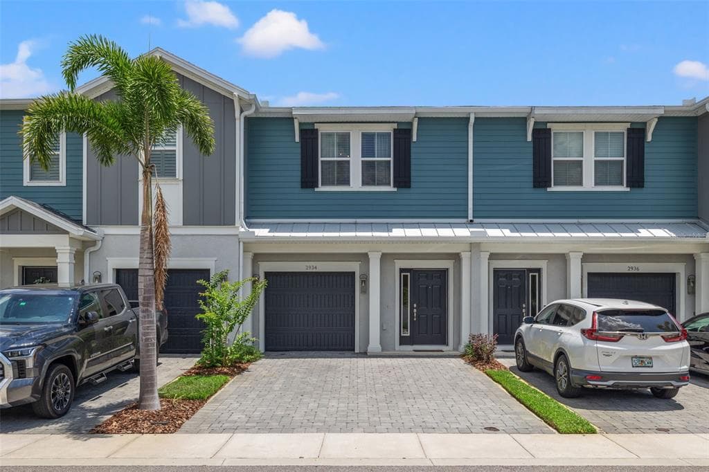 2934 GRAND KEMERTON PLACE TAMPA, FL 33618