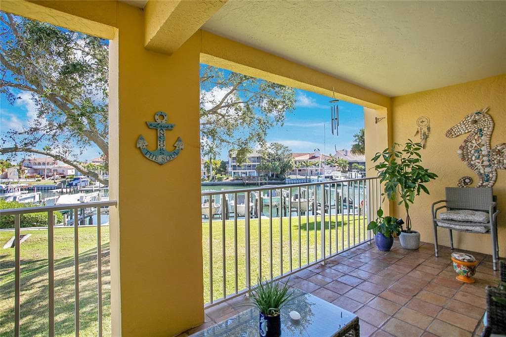 1125 PINELLAS BAYWAY S UNIT 103 ST PETERSBURG, FL 33715