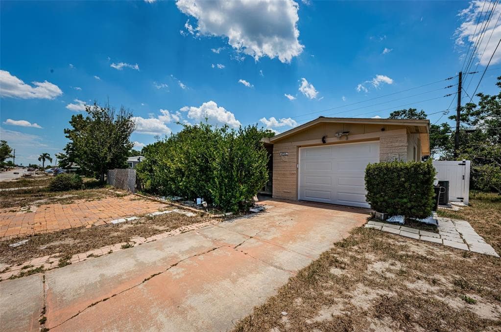 4846 GASLIGHT AVENUE HOLIDAY, FL 34690