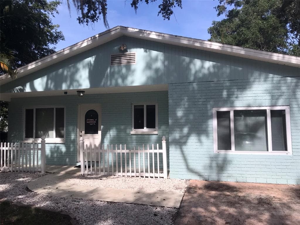 445 6TH AVENUE S SAFETY HARBOR, FL 34695
