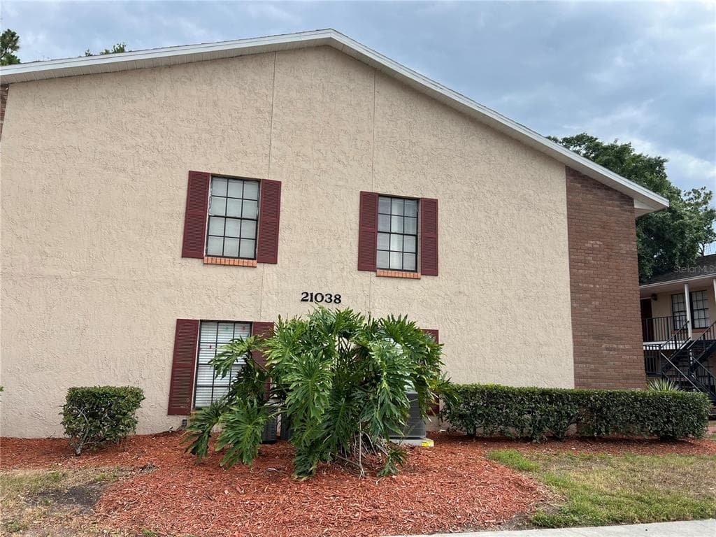 21038 VOYAGER BOULEVARD UNIT 4 LAND O LAKES, FL 34638
