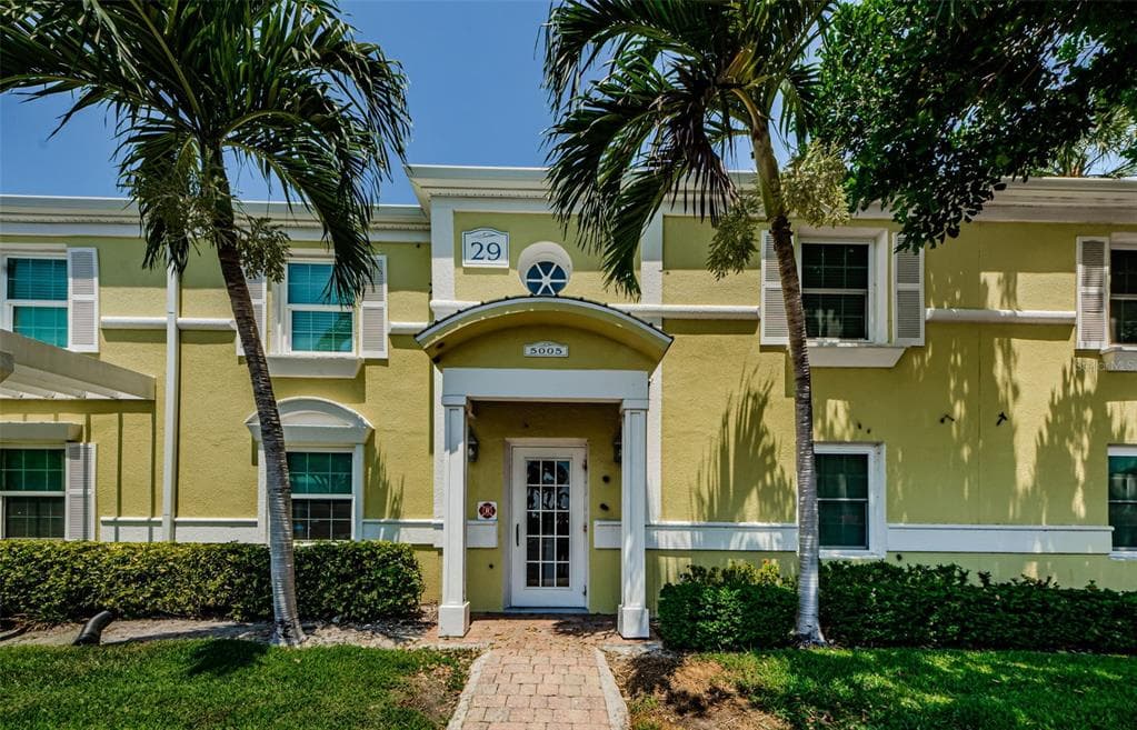 5005 COQUINA KEY DRIVE SE UNIT C ST PETERSBURG, FL 33705