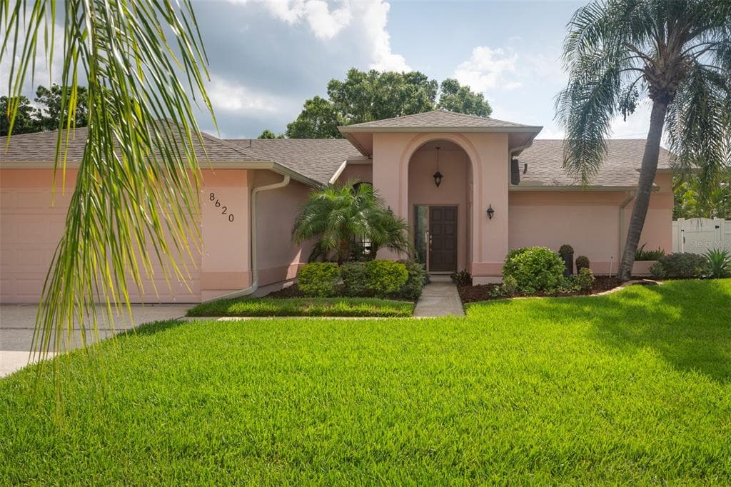 8620 CHADWICK DRIVE TAMPA, FL 33635