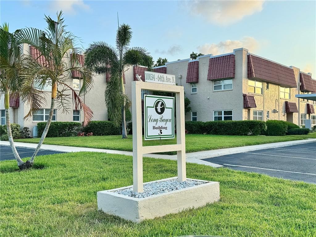 10034 64TH AVENUE N UNIT 17 ST PETERSBURG, FL 33708