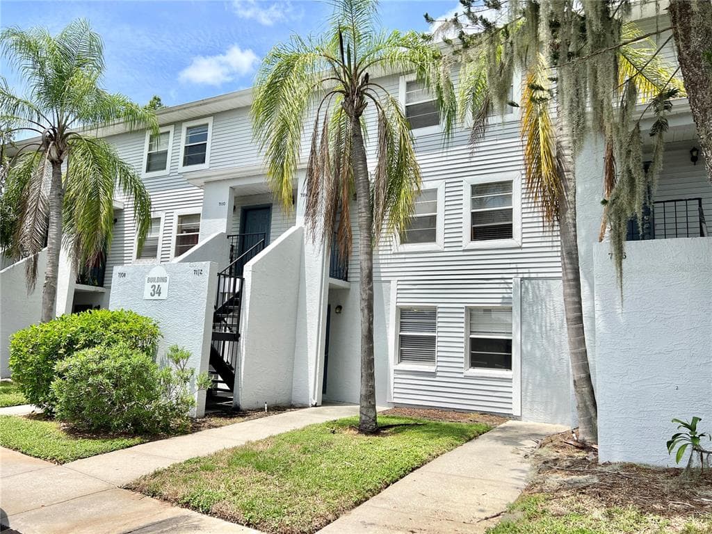 7112 WATERSIDE DRIVE TAMPA, FL 33617