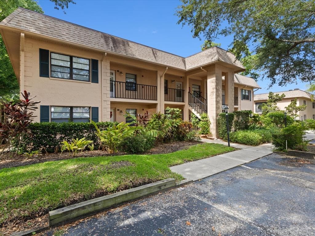 49 W CENTER STREET UNIT 113 TARPON SPRINGS, FL 34689