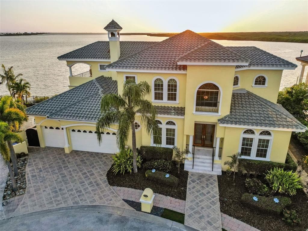 4104 CAUSEWAY VISTA DRIVE