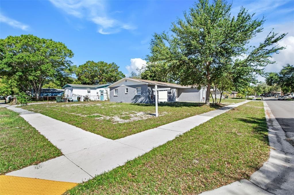 11634 127TH AVENUE SEMINOLE, FL 33778