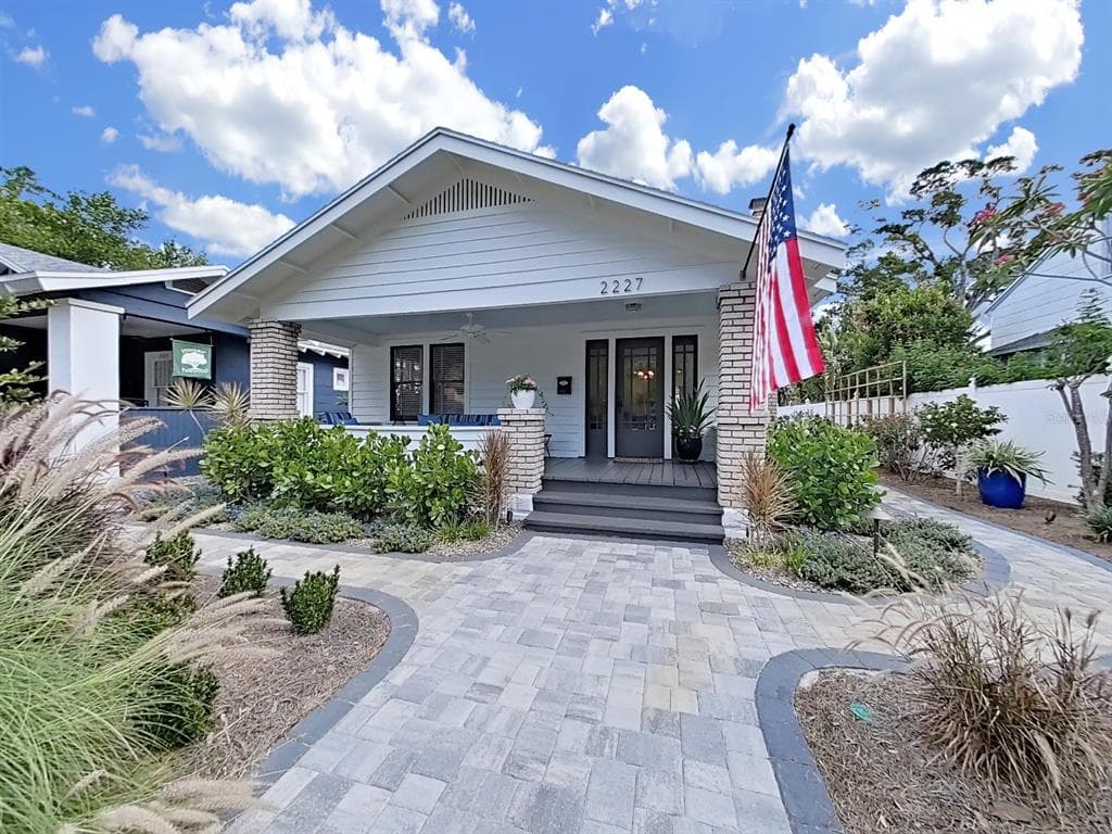 2227 DARTMOUTH AVENUE N ST PETERSBURG, FL 33713