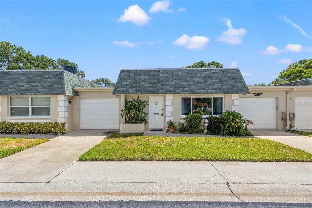 8235 BURGUNDY DRIVE N UNIT 8235 PINELLAS PARK, FL 33781