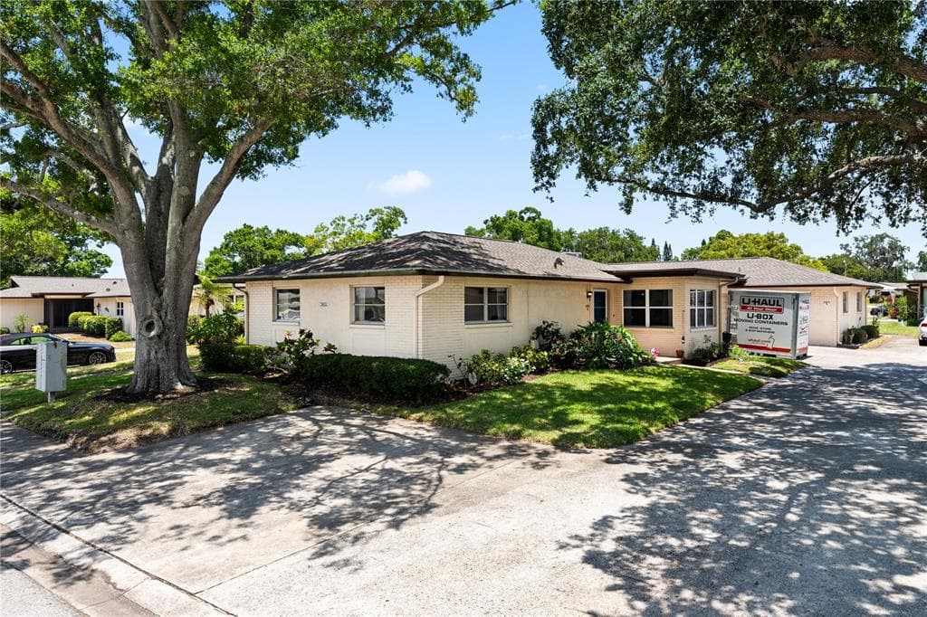 2815 SHERBROOKE LANE UNIT B PALM HARBOR, FL 34684