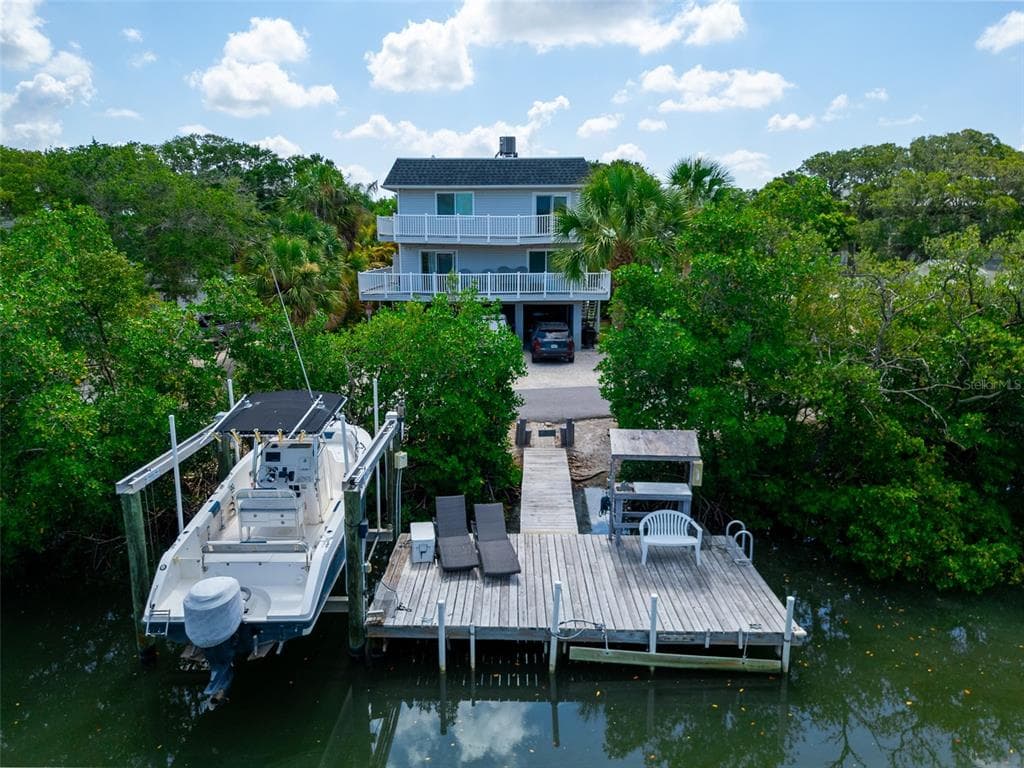 115 CANAL AVENUE UNIT 3 INDIAN ROCKS BEACH, FL 33785