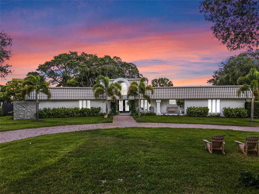 6123 DONEGAL DRIVE ORLANDO, FL 32819