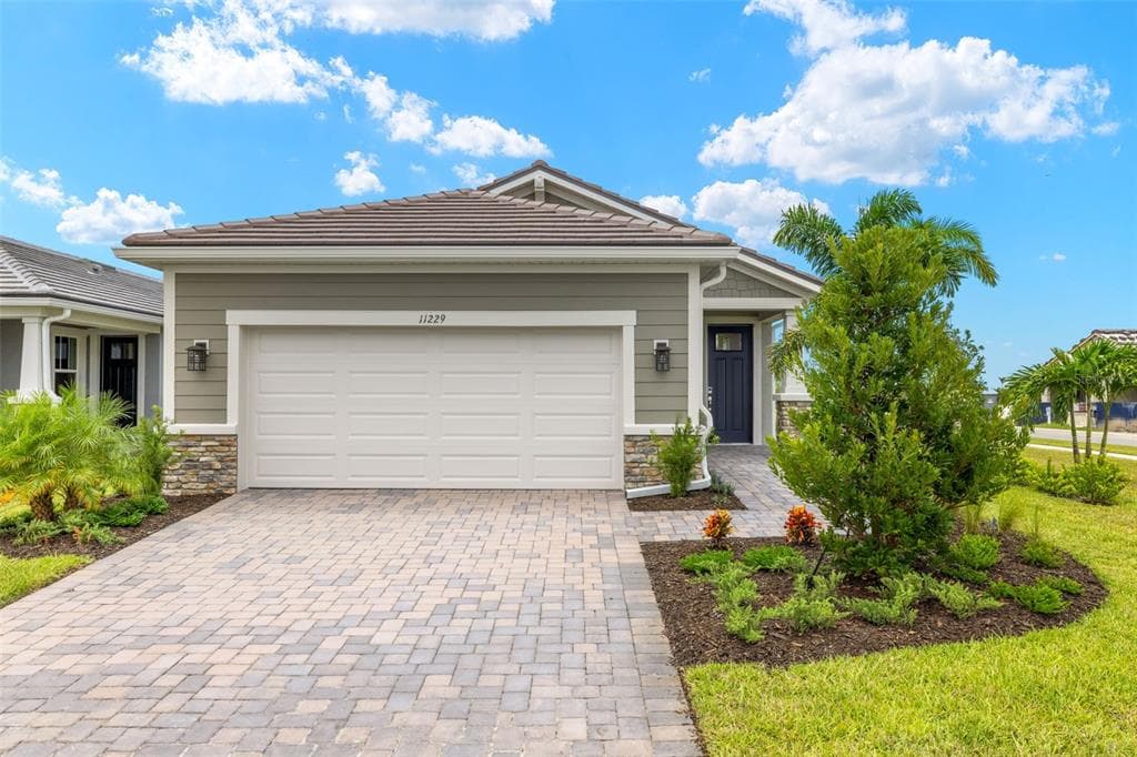 11229 LIVEWELL COURT VENICE, FL 34293