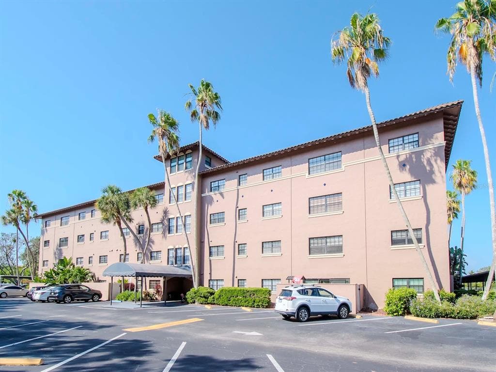 6100 GULFPORT BOULEVARD S UNIT 305 GULFPORT, FL 33707