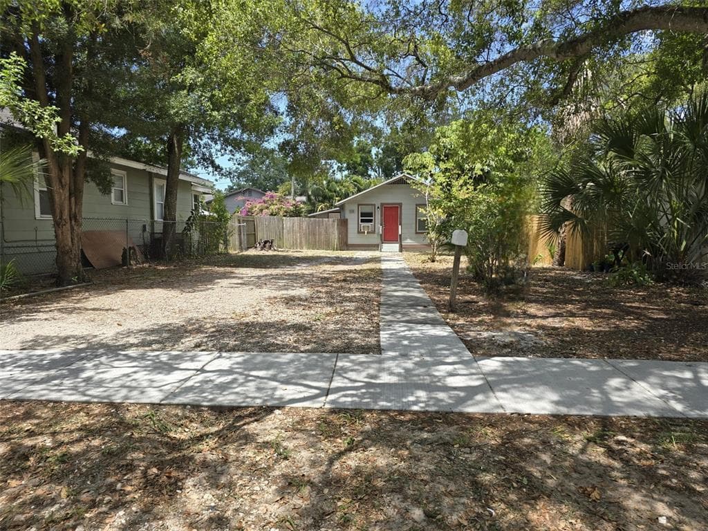 325 27TH STREET S ST PETERSBURG, FL 33712