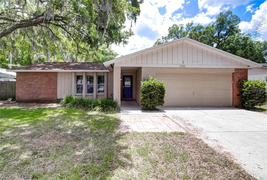 2203 BLIND POND AVENUE LUTZ, FL 33549