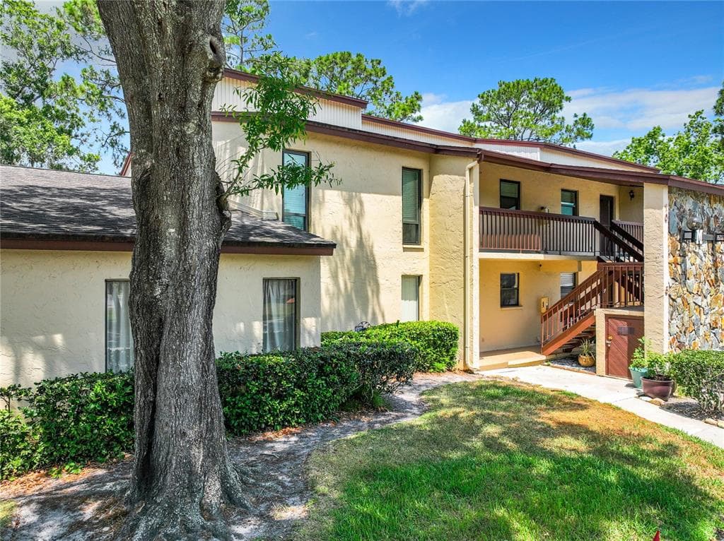 1200 TARPON WOODS BOULEVARD UNIT M5 PALM HARBOR, FL 34685
