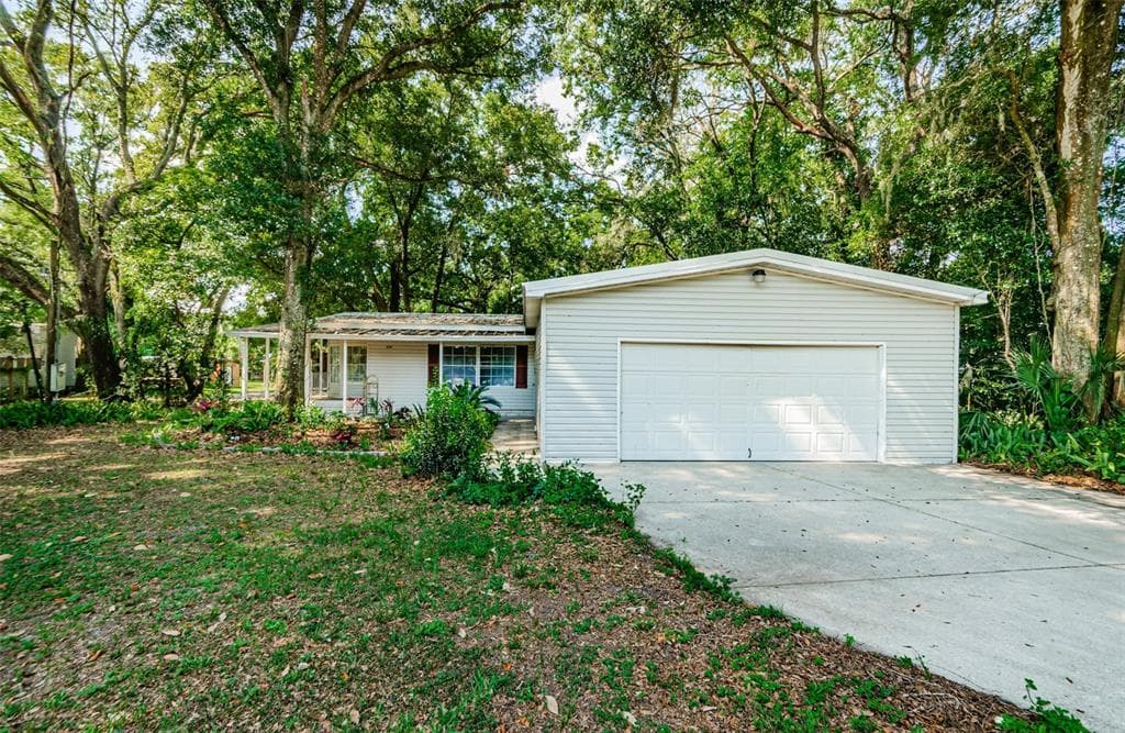 38906 ALSTON AVENUE ZEPHYRHILLS, FL 33542