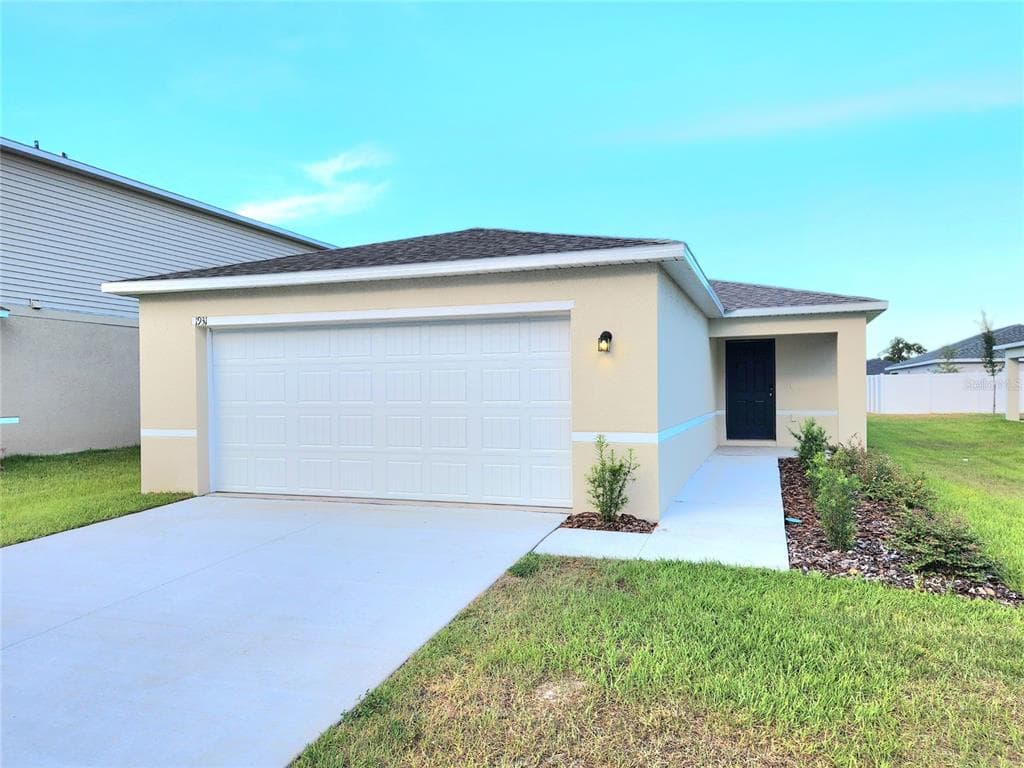 1931 GOLDEN BEAK DRIVE EAGLE LAKE, FL 33839