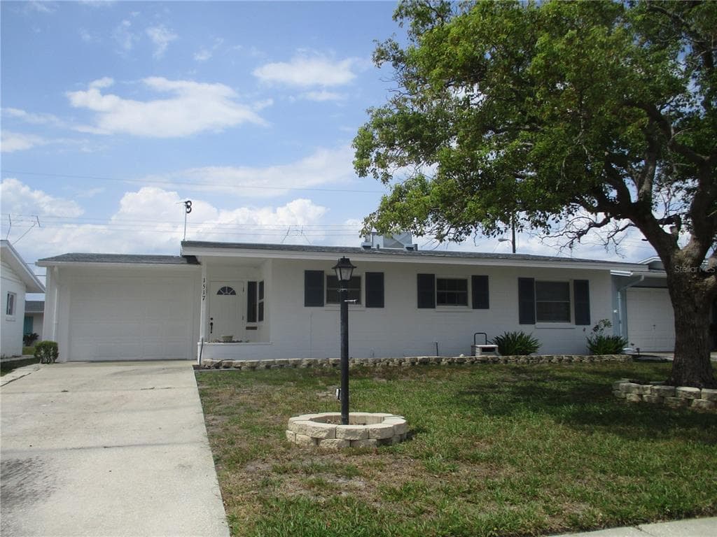 1517 COUNCIL DRIVE UNIT 6 SUN CITY CENTER, FL 33573