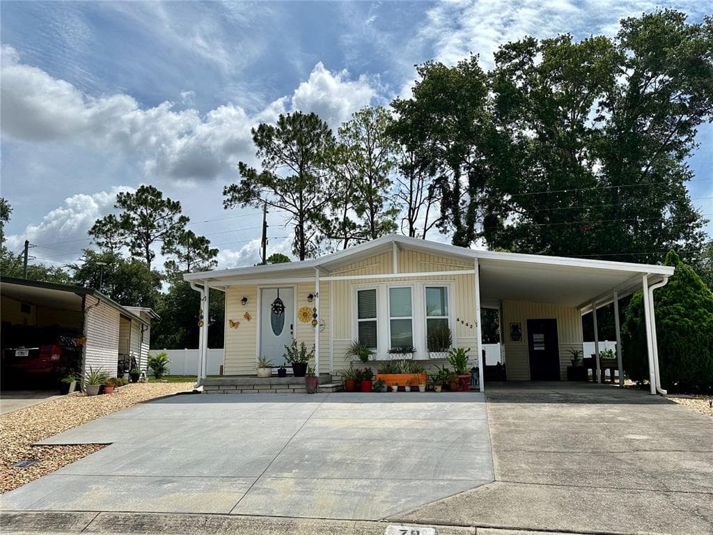 4942 BRITNI WAY UNIT 0790 ZEPHYRHILLS, FL 33541