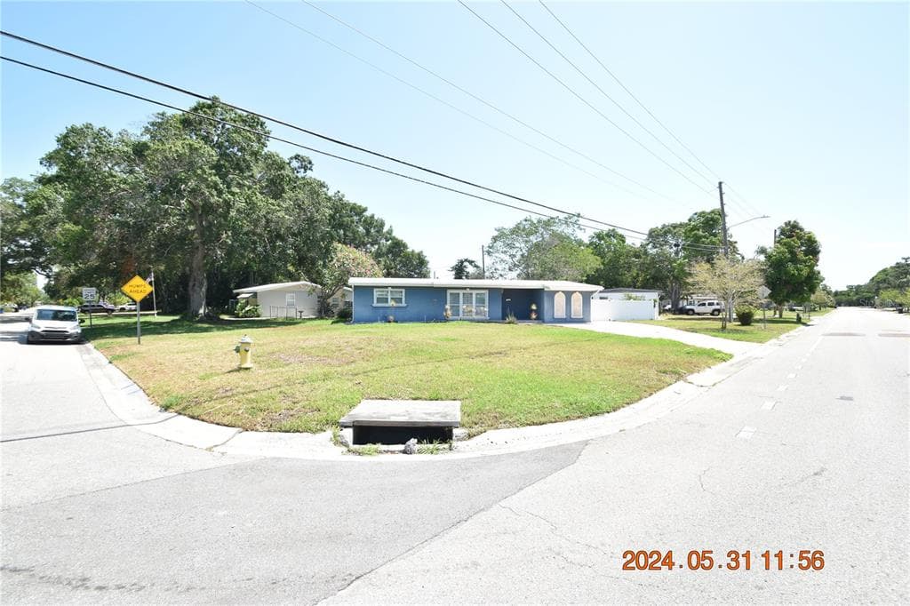 4498 NEPTUNE DRIVE SE ST PETERSBURG, FL 33705