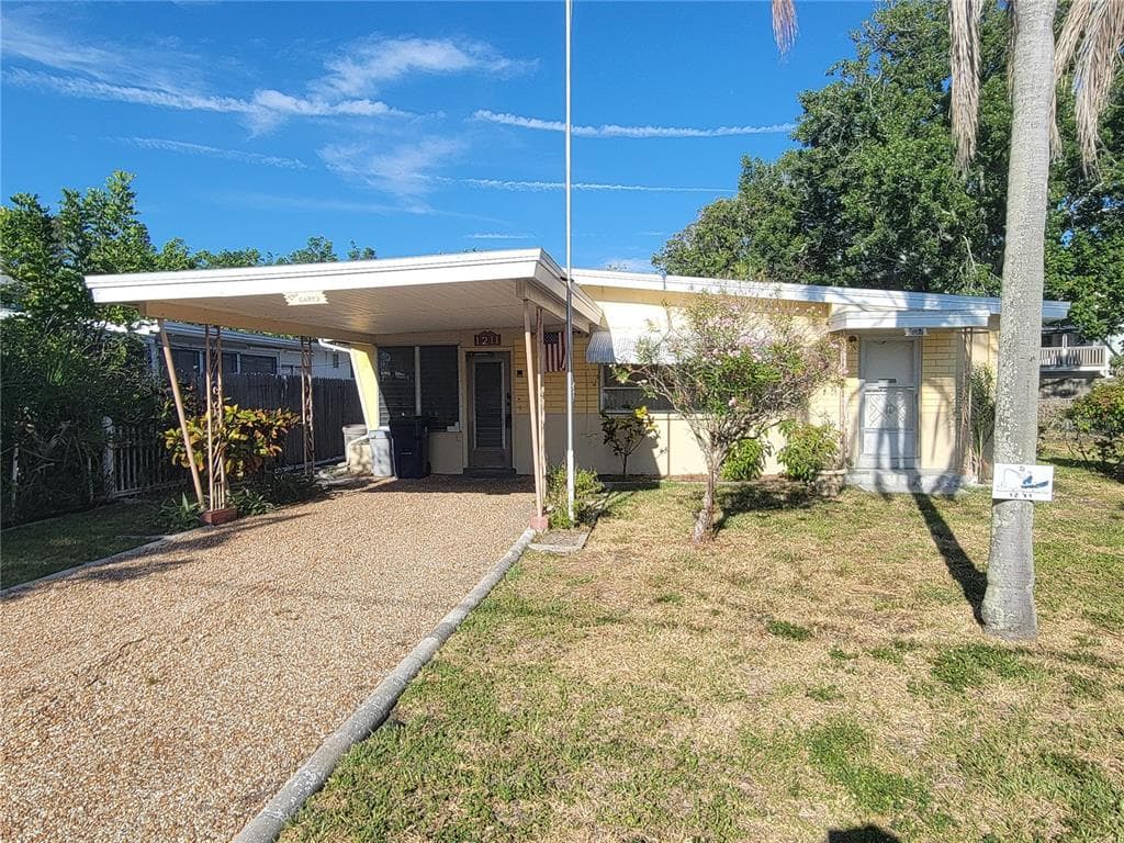 1211 BAY PALM BOULEVARD INDIAN ROCKS BEACH, FL 33785
