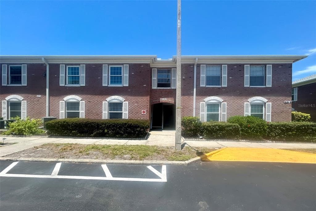 3863 35TH WAY S UNIT 116 ST PETERSBURG, FL 33711