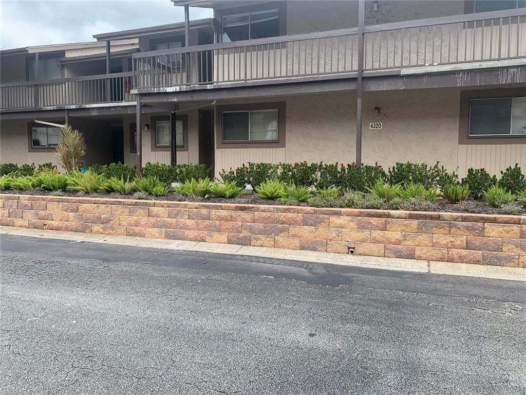 6320 NEWTOWN CIRCLE UNIT 20A3 TAMPA, FL 33615