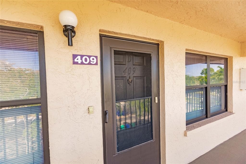 435 30TH AVENUE W UNIT D409 BRADENTON, FL 34205