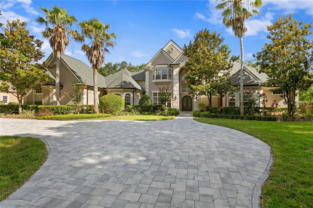 706 BERROCALES DE AVILA TAMPA, FL 33613
