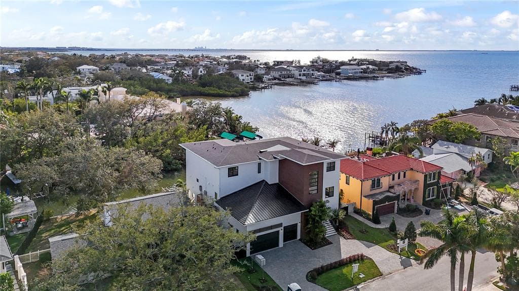 5006 W SAN MIGUEL STREET TAMPA, FL 33629