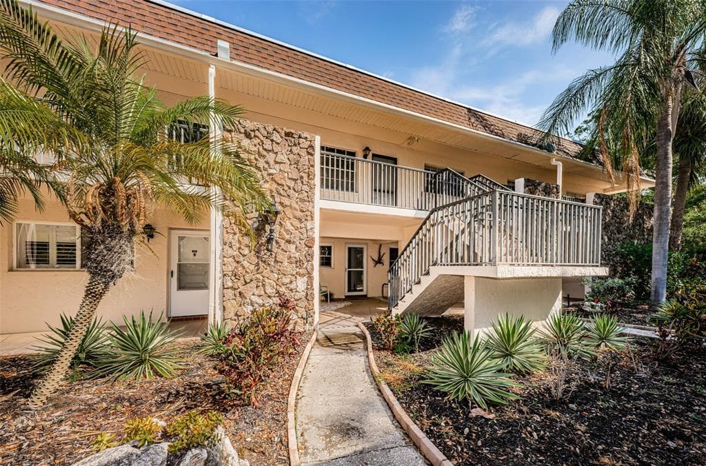 820 PATRICIA AVENUE UNIT 208 DUNEDIN, FL 34698