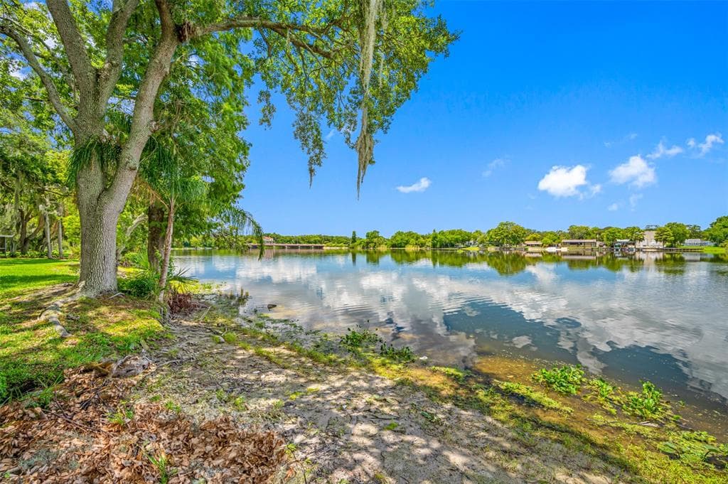 7194 E BANK DRIVE UNIT 106 TAMPA, FL 33617