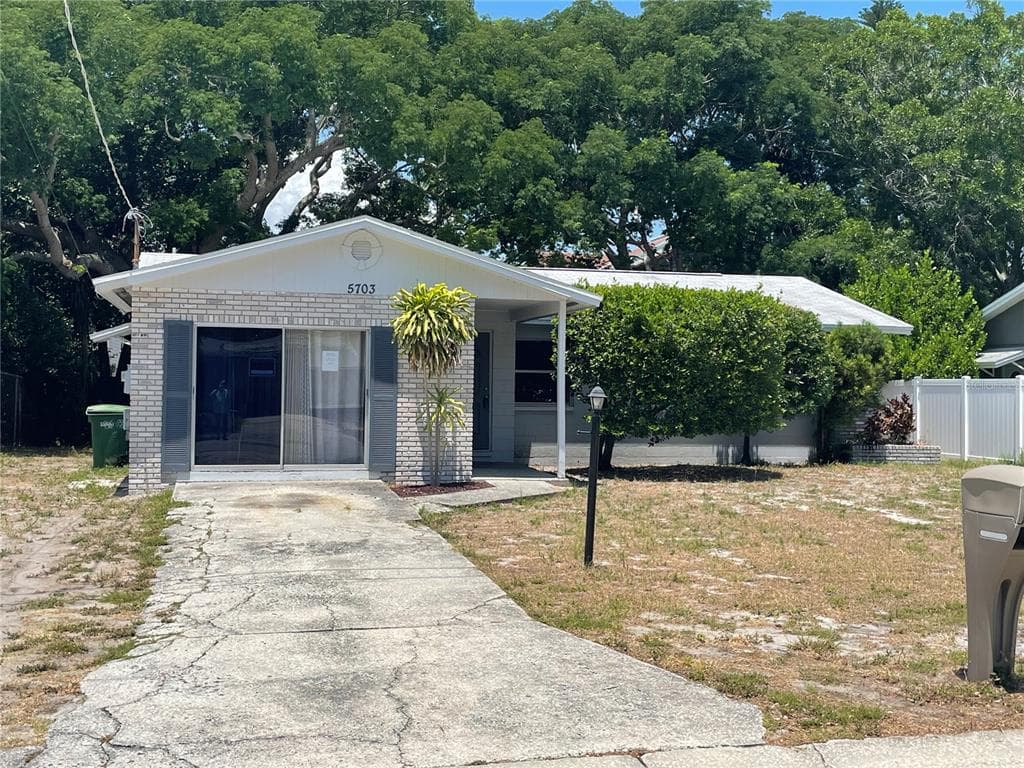 5703 S SHERIDAN ROAD